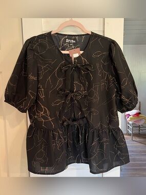 2Fly Co Black Puff Sleeve Tie-Front Peplum Top